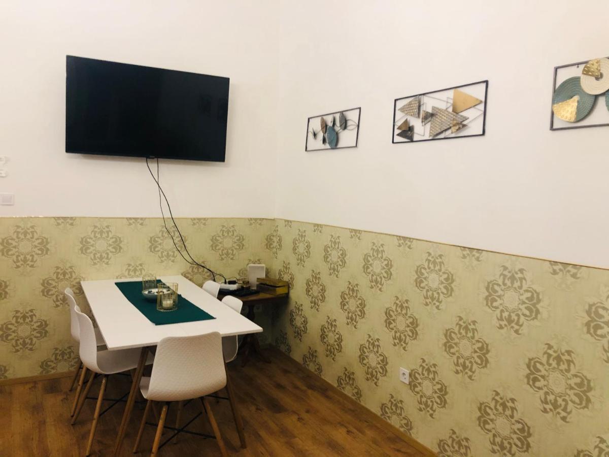 Modern Classic On Kiraly ブダペスト エクステリア 写真